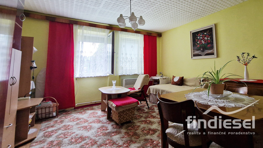 Unikátny 2 izbový byt, v cene garáž aj záhrada, Nováky 71m2