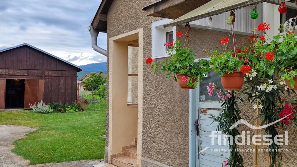 Unikátny 2 izbový byt, v cene garáž aj záhrada, Nováky 71m2