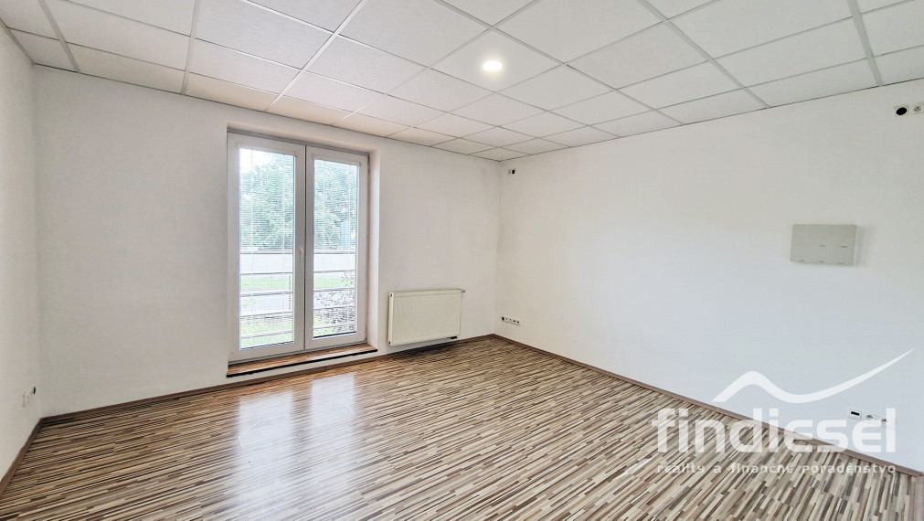 6 izbový rodinný dom v Čereňanoch