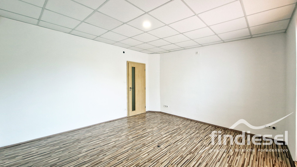 6 izbový rodinný dom v Čereňanoch