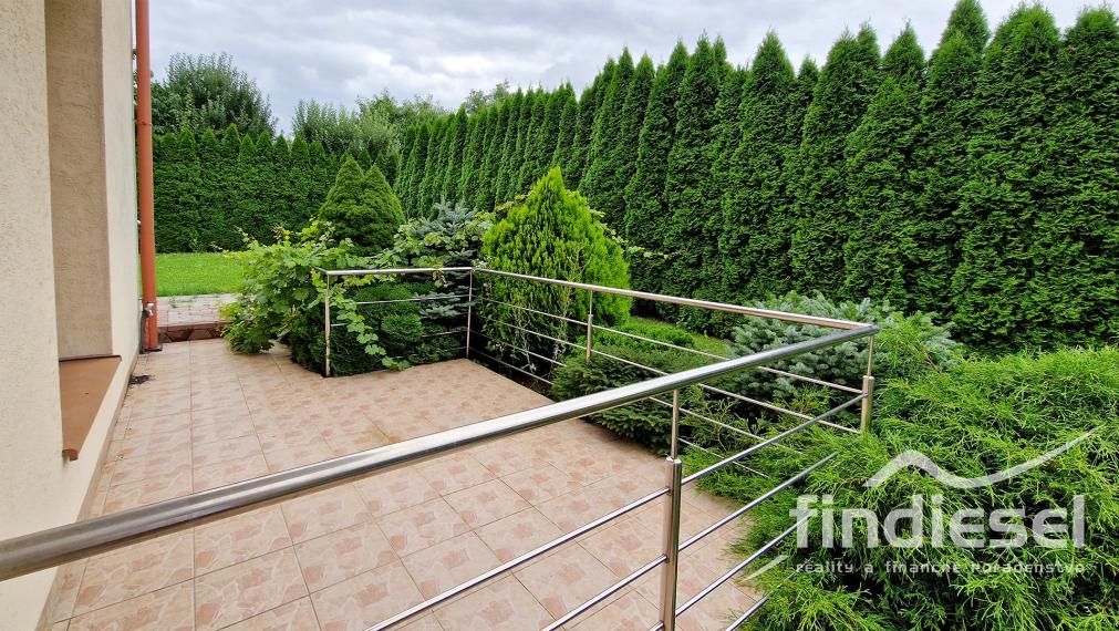 6 izbový rodinný dom v Čereňanoch