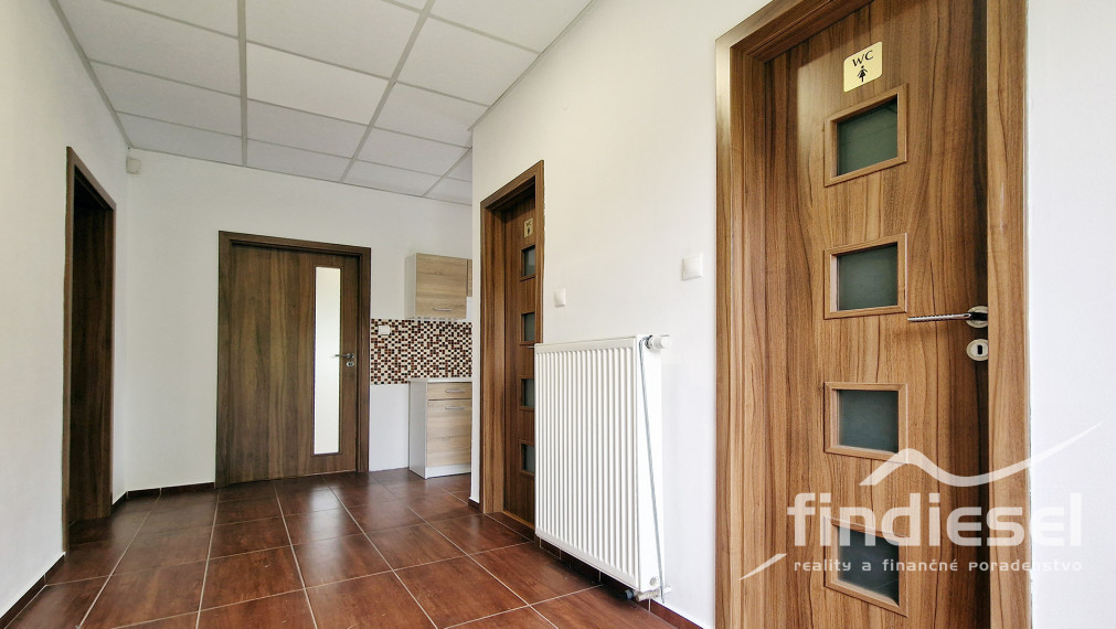 6 izbový rodinný dom v Čereňanoch