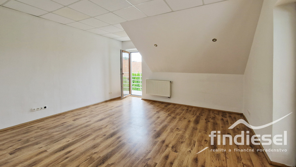 6 izbový rodinný dom v Čereňanoch