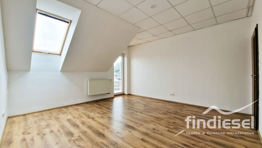 6 izbový rodinný dom v Čereňanoch