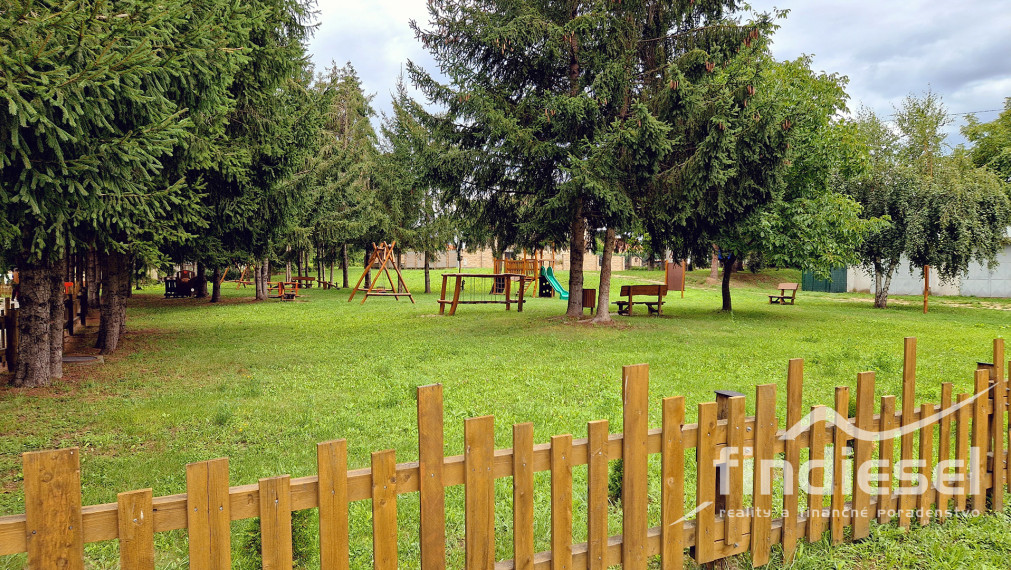 6 izbový rodinný dom v Čereňanoch