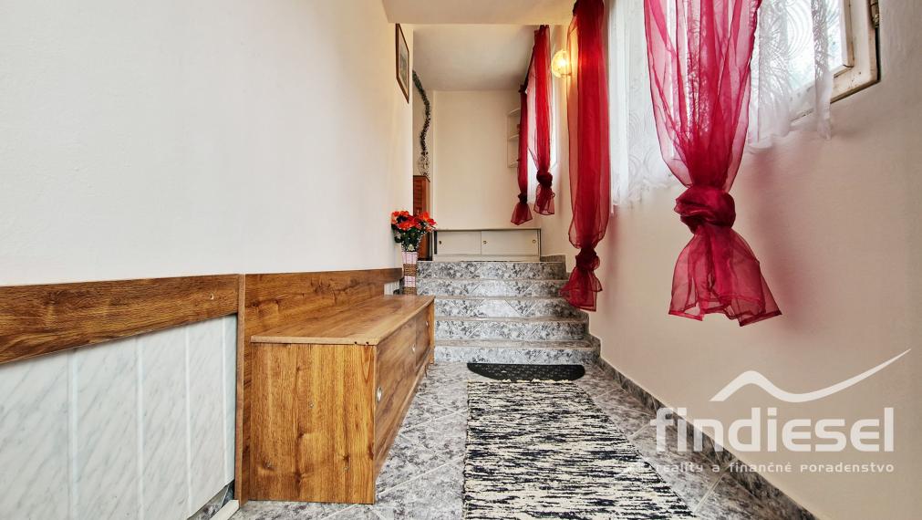 5 izbový rodinný dom,Zem. Kostoľany