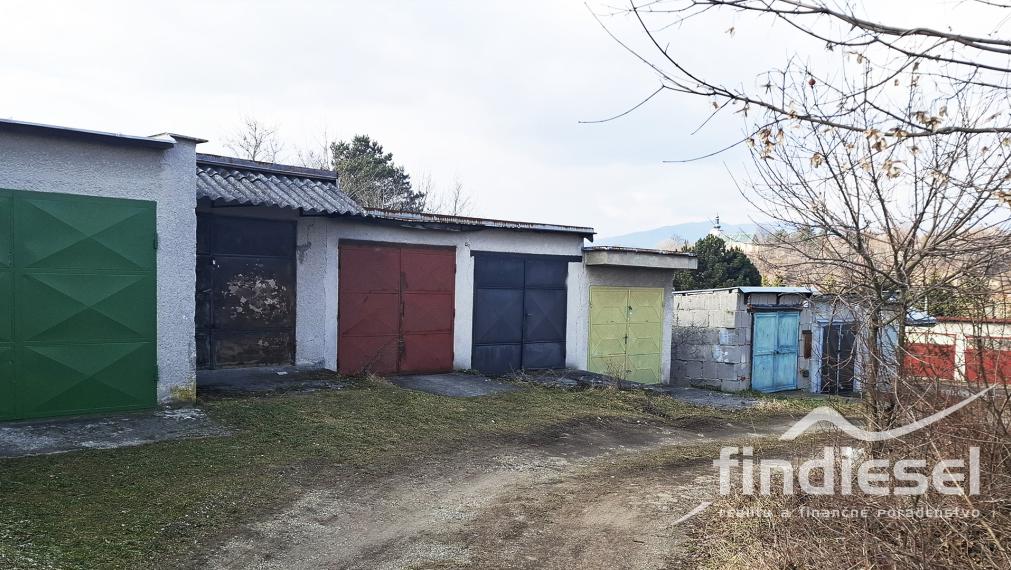 Garáž s pozemkom a skladový priestor, Vápenická, Prievidza