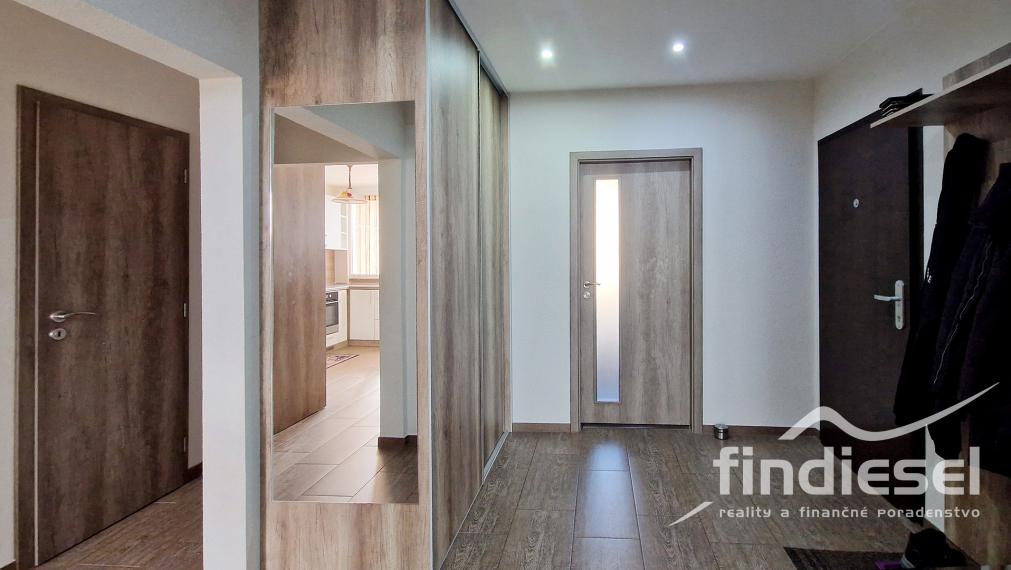 Moderný 3 izbový byt na prenájom, ul. Ľ.Ondrejova, Prievidza