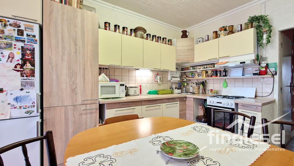 3 izbový byt 72 m2 ul. Žarnova Prievidza