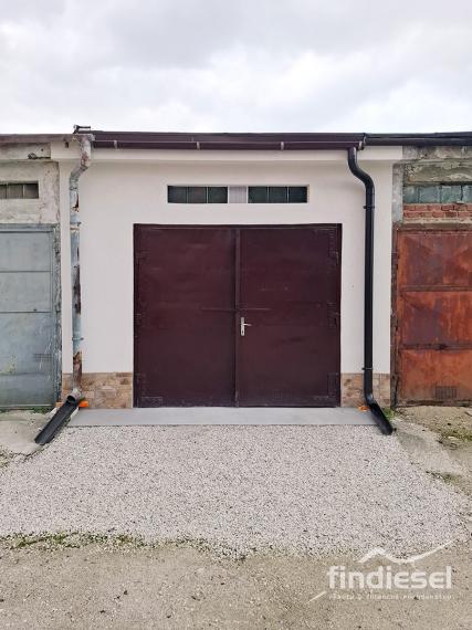 Garáž 21m2 Nováky