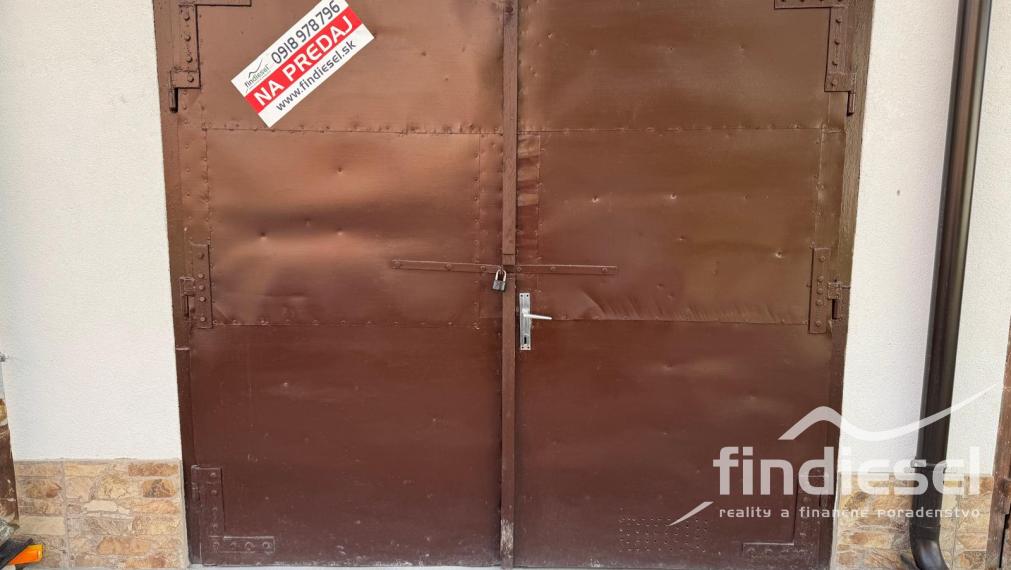 Garáž 21m2 Nováky