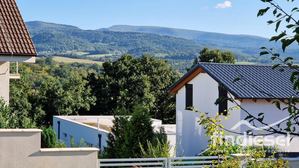 FINDIESEL reality - Pozemok s krásnym výhľadom, Prievidza