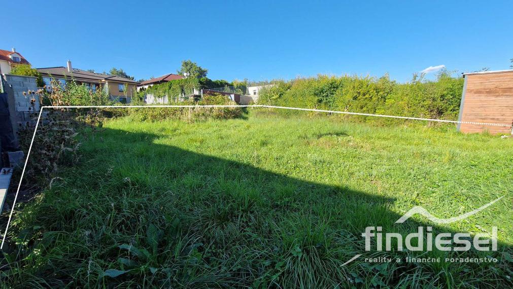 Pozemok na stavbu domu s krásnym výhľadom, 802 m2, Prievidza