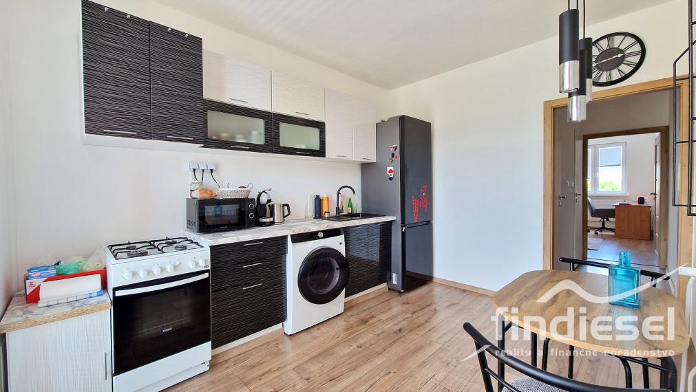 Moderný 4 izbový byt na prenájom, ul. Šoltésovej, Prievidza