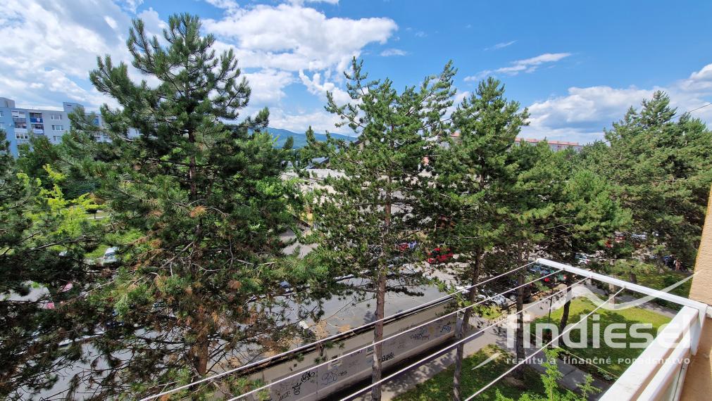 Moderný 4 izbový byt na prenájom, ul. Šoltésovej, Prievidza