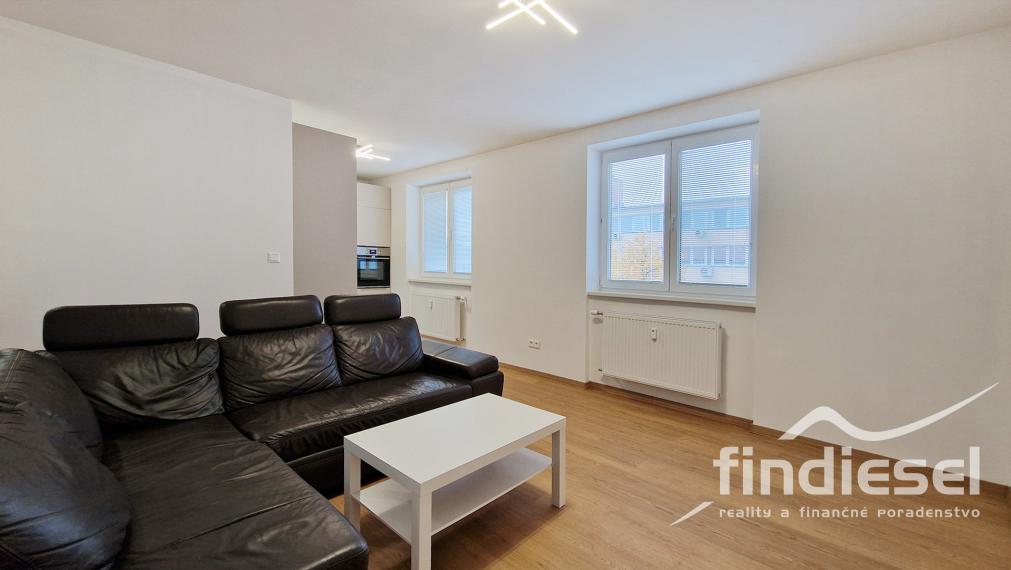 2 izbový byt na skvelom mieste, M. Mišíka, Prievidza