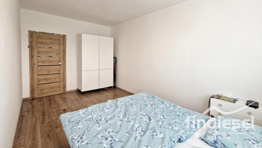 Moderný 4 izbový byt na prenájom, ul. Šoltésovej, Prievidza