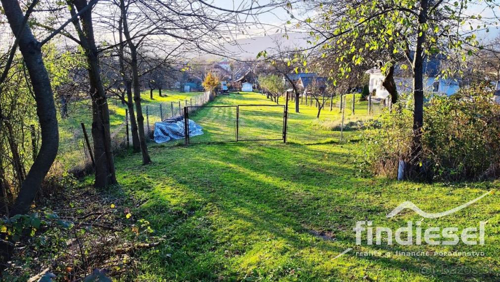 Pozemok na stavbu domu  1359 m2 Nedožery - Brezany