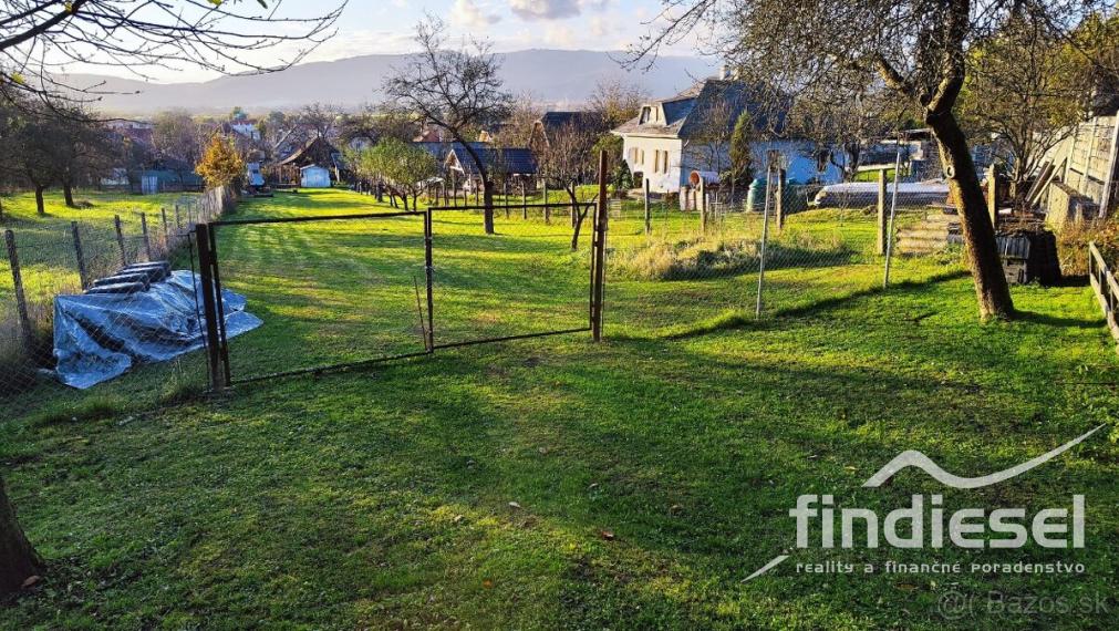 Pozemok na stavbu domu  1359 m2 Nedožery - Brezany