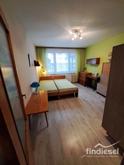 Väčší 3 izbový byt na prenájom, M. Gorkého, Prievidza