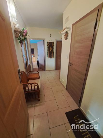 Väčší 3 izbový byt na prenájom, M. Gorkého, Prievidza