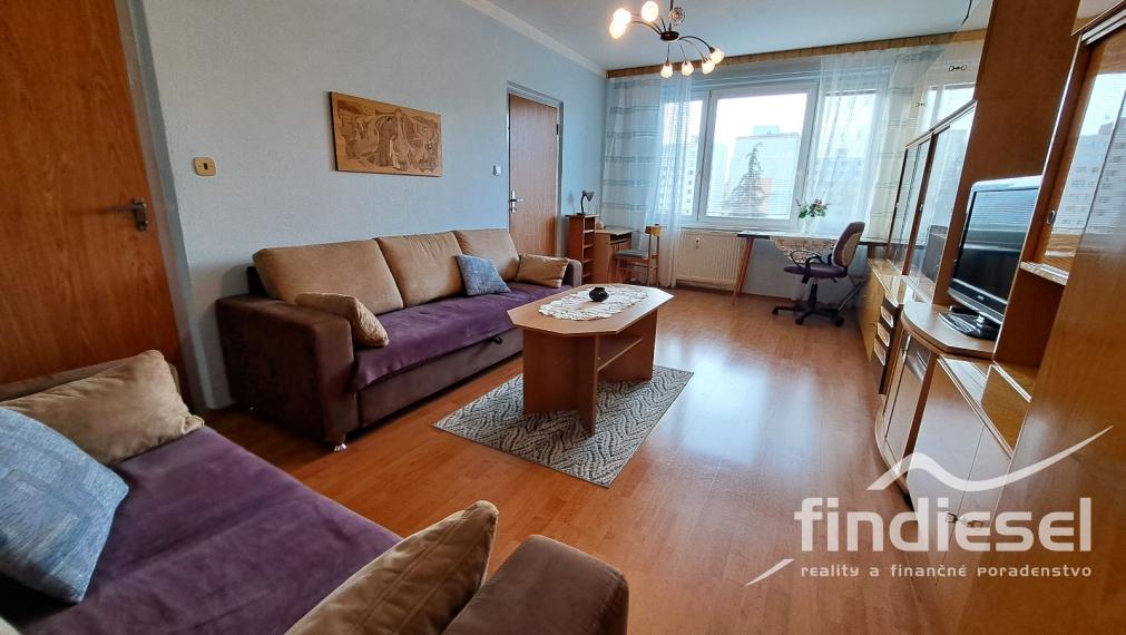 Väčší 3 izbový byt na prenájom, M. Gorkého, Prievidza