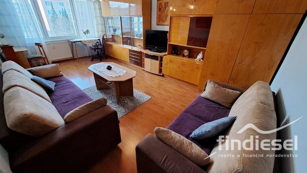 Väčší 3 izbový byt na prenájom, M. Gorkého, Prievidza