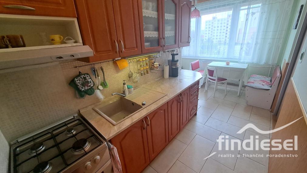 Väčší 3 izbový byt na prenájom, M. Gorkého, Prievidza