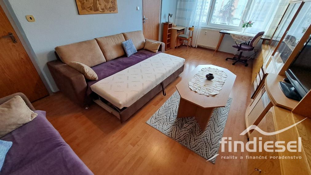 Väčší 3 izbový byt na prenájom, M. Gorkého, Prievidza