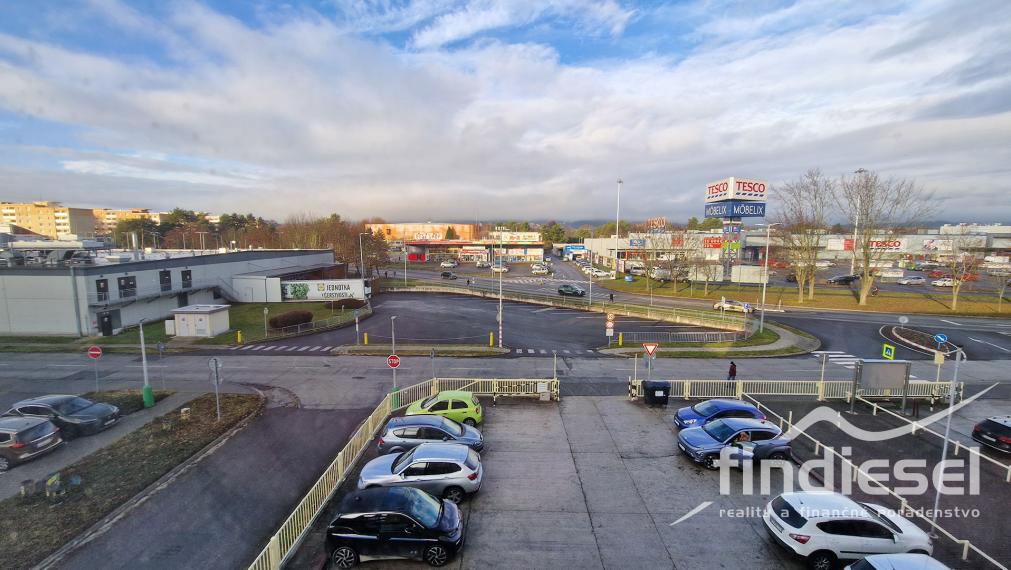 kancelária na prenájom, 45m2, M. Falešníka, Prievidza