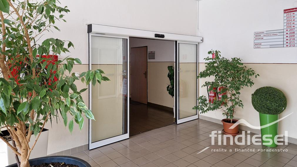 Kancelársky priestor na prenájom,44 m2,M.Falešníka,Prievidza