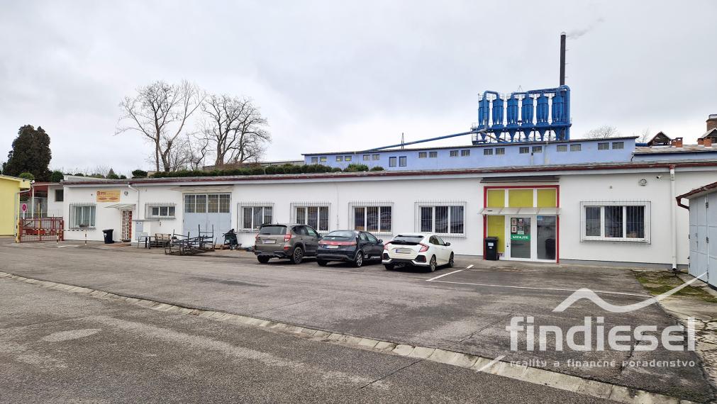 Kancelárske priestory v zabezpečenom areáli, 78 m²,Prievidza