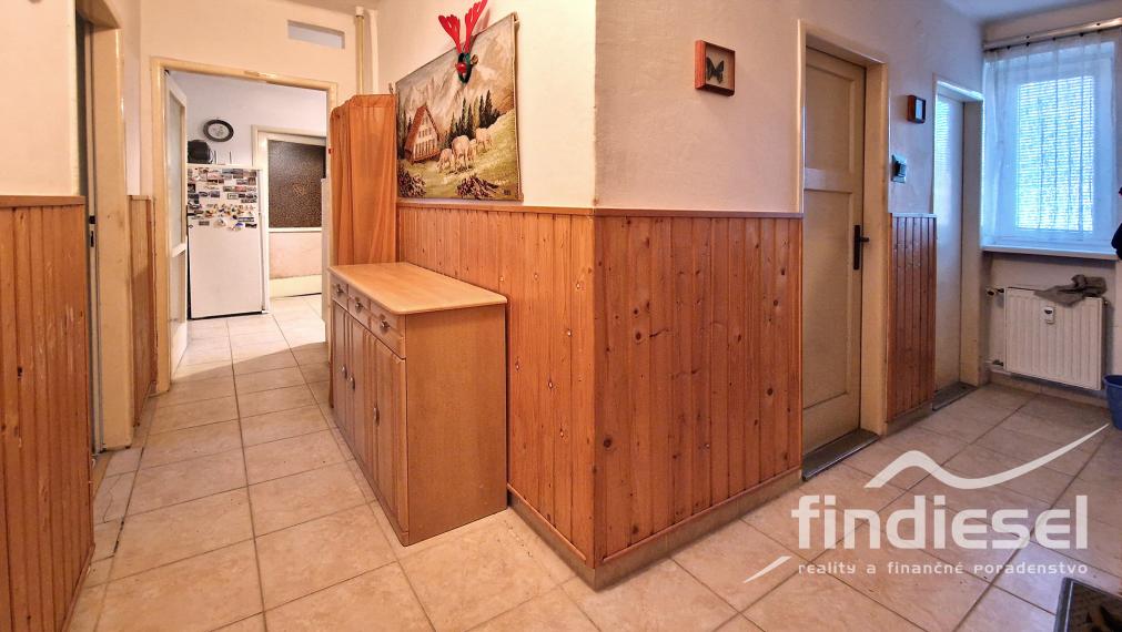 PRIPRAVUJEME!  4 izbový byt, 91m2, Sama Chalupku, Prievidza