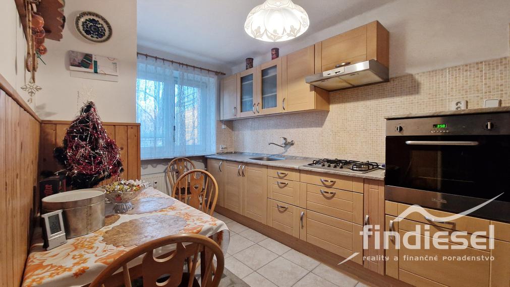 PRIPRAVUJEME!  4 izbový byt, 91m2, Sama Chalupku, Prievidza