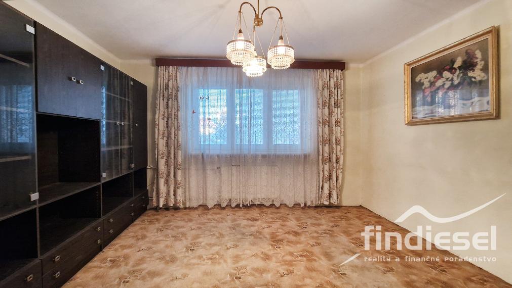 PRIPRAVUJEME!  4 izbový byt, 91m2, Sama Chalupku, Prievidza