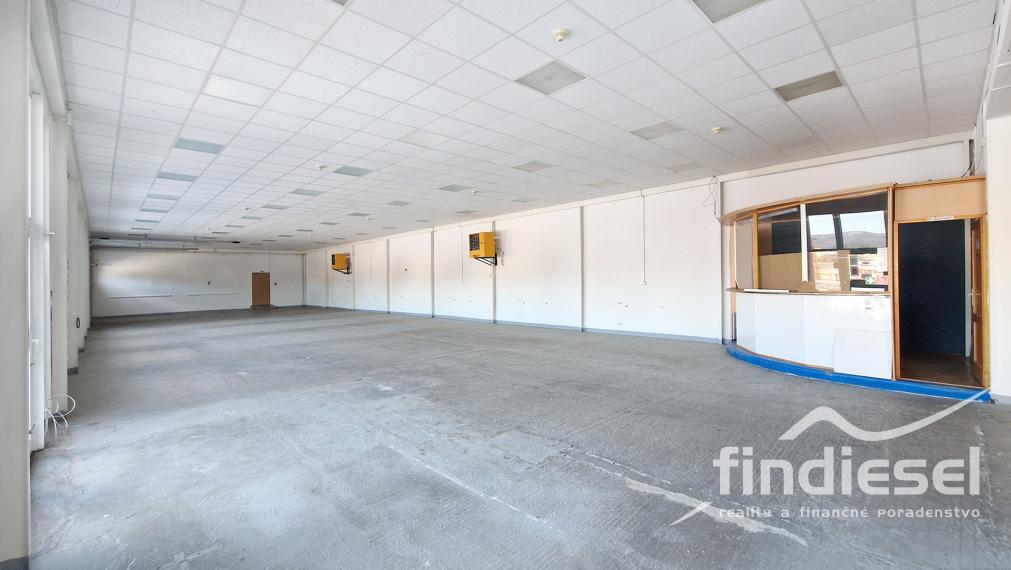 Komerčný areál na prenájom, Prievidza