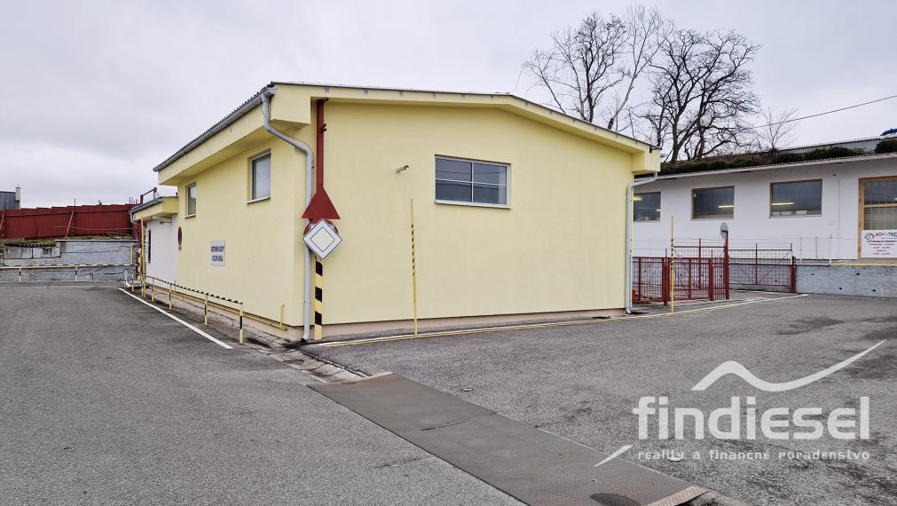 Reprezentatívna budova na podnikanie, Prievidza