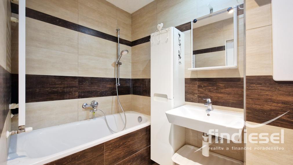 2 izbový byt na skvelom mieste, 57m2, M. Hodžu, Prievidza