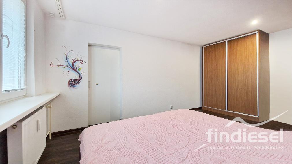 2 izbový byt na skvelom mieste, 57m2, M. Hodžu, Prievidza