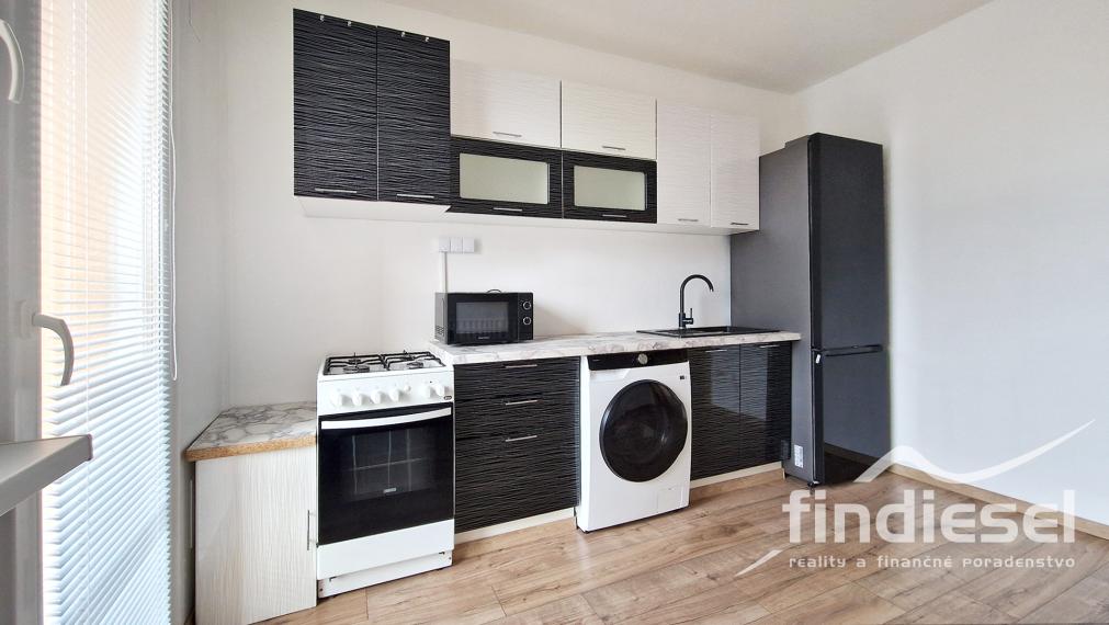 FINDIESEL reality - Jedinečný 4 izbový byt, Prievidza