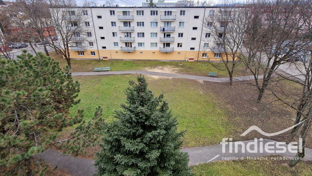 FINDIESEL reality - 2 izbový byt, centrum Prievidze