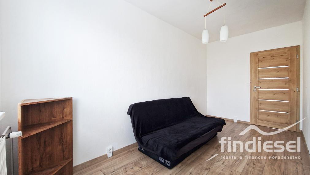 FINDIESEL reality - Jedinečný 4 izbový byt, Prievidza
