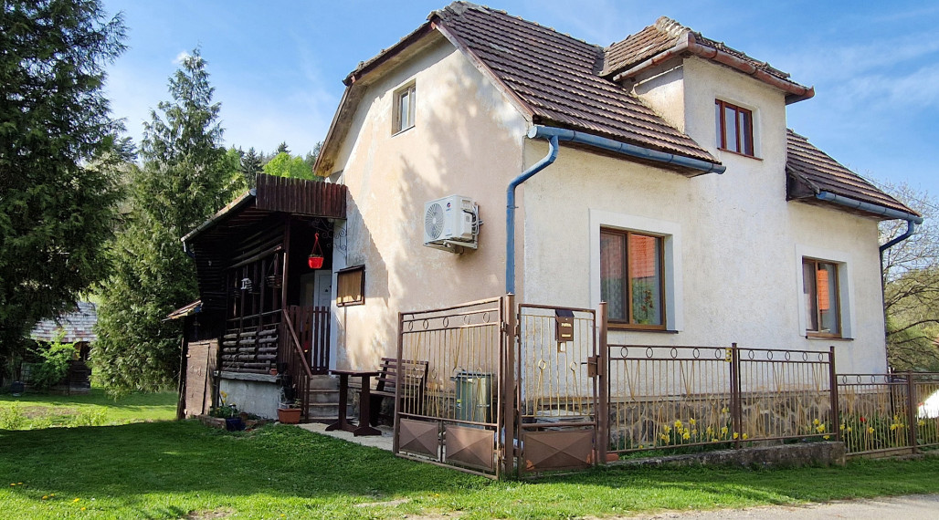 Rodinný dom v obci Sklené, okr. Turčianske Teplice