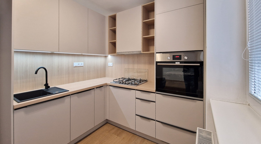 2 izbový byt na skvelom mieste, M. Mišíka, Prievidza