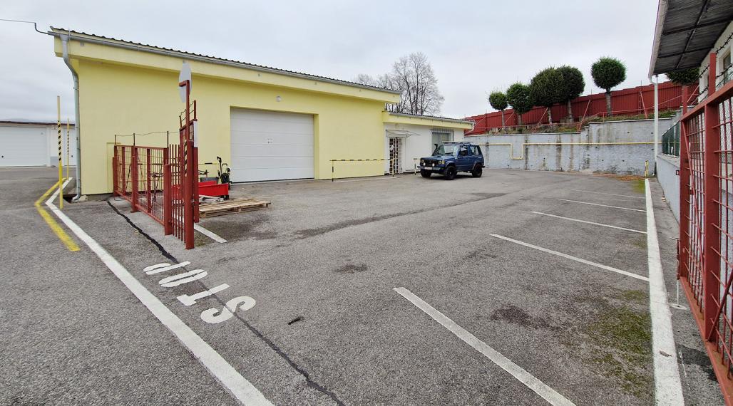 Reprezentatívna budova na podnikanie, Prievidza