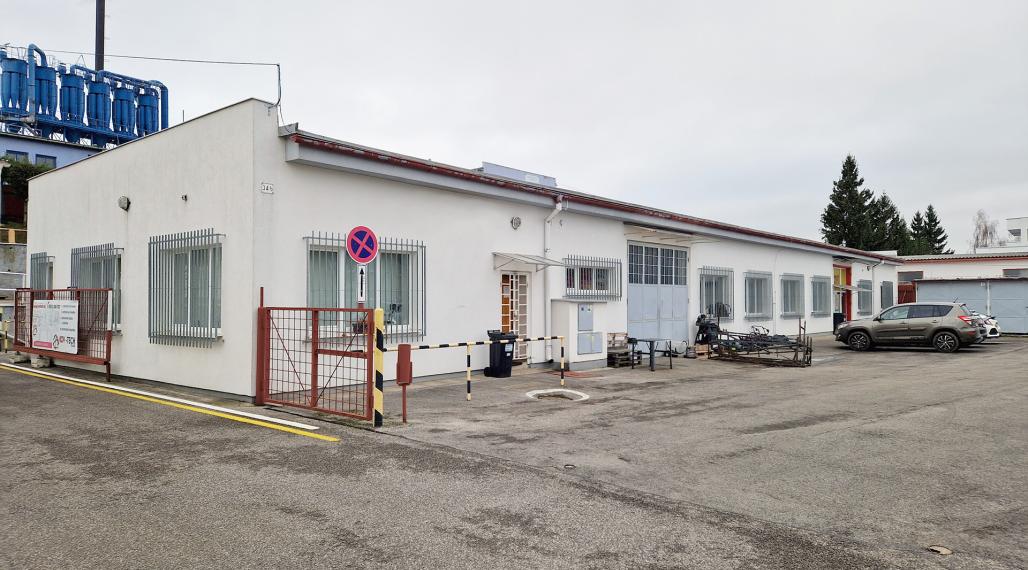 Kancelárske priestory v zabezpečenom areáli, 78 m²,Prievidza