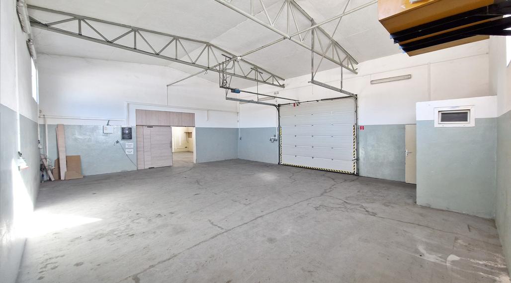 Reprezentatívna budova na podnikanie, Prievidza