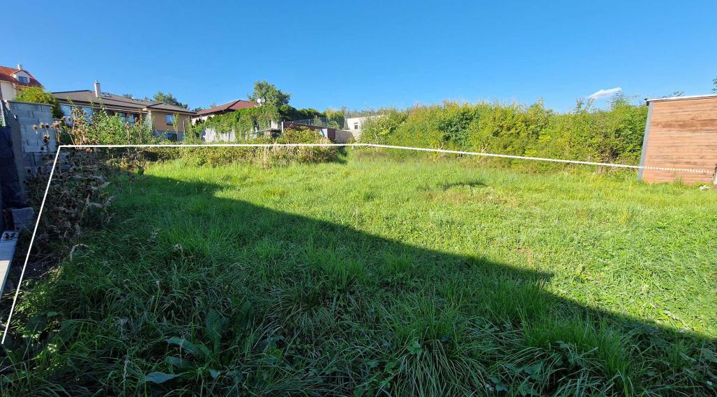 FINDIESEL reality - Pozemok vhodný na stavbu domu, Prievidza