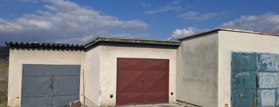 Garáže alebo skladový priestor, Vápenická, Prievidza