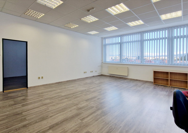 Kancelária na prenájom – Prievidza | 67 m² | 2 miestnosti